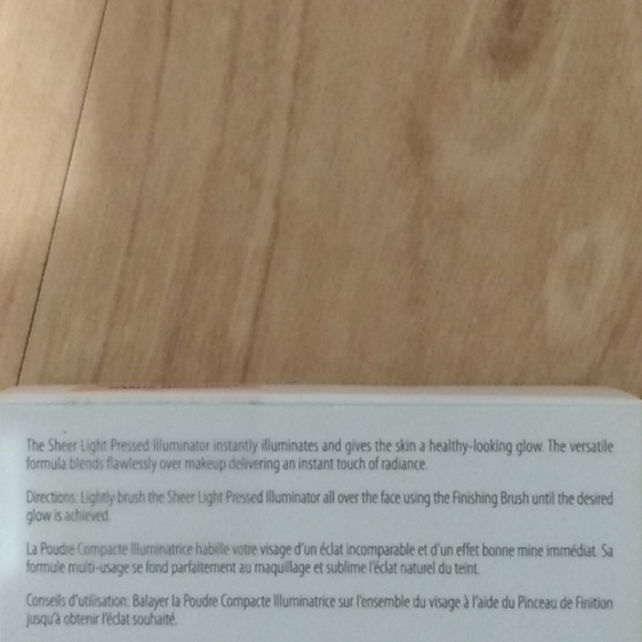 Nude By Nature Sheer Light Pressed Illuminator - Picture 7 of 8